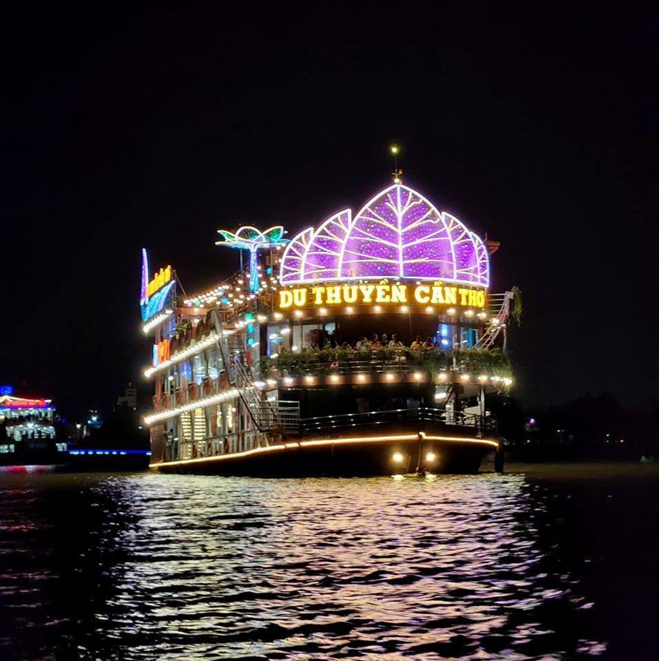 Nhà hàng Du thuyền Cần Thơ
