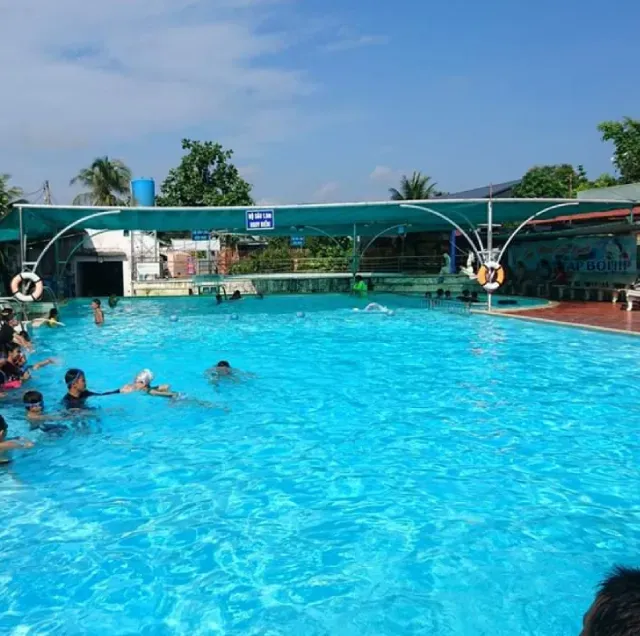 Hồ bơi Hùng Quân Cần Thơ